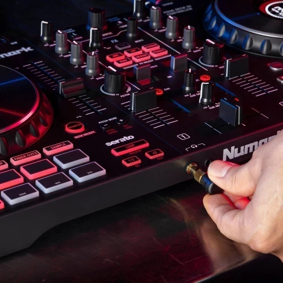 DJ-контроллер Numark Mixtrack Platinum FX - Soundmag
